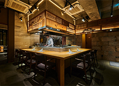 「肉割烹 京」／株式会社 ユニバーイースト 求人 各ポジションにおいて経験を活かし、個の能力を存分に発揮できます。