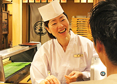「すし屋つかだ」「立ち寿司横丁」／株式会社 エー・ピーホールディングス 求人 創業期の今だからこそ、事業の中枢を担い活躍できるチャンスがあります。