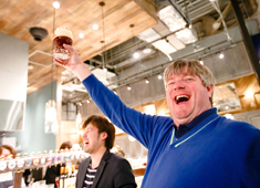 EVER BREW（エバーブルー）株式会社 求人 現地醸造家と話せるチャンス多数あり！ベルギービールのことたくさん学べます！英会話経験を活かすこともできる環境です。