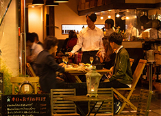 「nakameguro SLOW TABLE」「中目黒グリル」 ／株式会社ファンタジスタ・ジャパン 求人 ▲開放的な店内。よりお客様を笑顔に出来る料理・サービスを一緒に考えていきましょう！