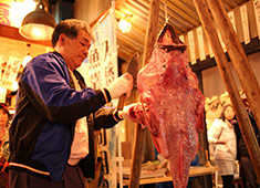 株式会社 浜倉的商店製作所 求人 生産者を招いたイベントも定期開催！唯一無二の体感型のエンタメ空間を作り上げましょう。