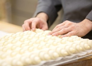 Maison Landemaine Japon（メゾン ランドゥメンヌ ジャポン） 求人 フランス系のパン食職人経験が５年以上の方を大歓迎！私達のブランドで経験を活かしてください。