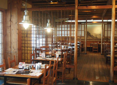 炭焼き俵バーグ 寛屋（株式会社アイエヌジー） 求人 店内はゆったりとしたレイアウトで、大切な方との時間を過ごしていただけます！