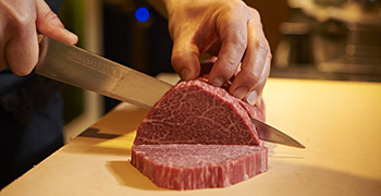 焼肉一頭両騨本館・焼肉一頭両騨 新館・赤身焼肉専門店 馴れうし／enrise株式会社 求人