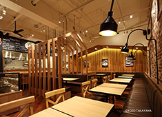 Ivorish (アイボリッシュ)／株式会社 九十九島グループ 求人 「Ivorish 渋谷」の店内。開放的な木材のアーチが特徴で温かみのあるお店です。