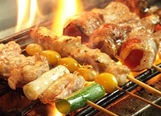 「馬肉ダイニング うま虎」「やきとりバー 福の神」「博多もつ鍋・薩摩鶏 福の神」／株式会社スリーオン 求人 転職に不安はつきもの！「完全週休2日って本当？」等の突っ込んだ質問も大歓迎！