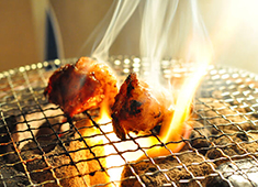 HACHI（ハチ） marunouchi、ほか／株式会社トゥエルブ 求人 「うまい肉、うまい酒。」そんなシンプルな飲食の魅力を提案しています。焼肉好きな方も大歓迎です。