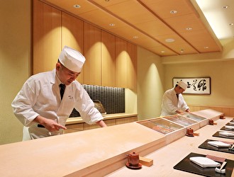 赤坂 鮨 以とう、他／株式会社 いとう屋 求人
