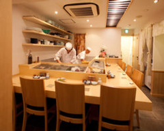 渋谷 吉成グループ／寿しのいく味、渋三 吉成、ほか 求人 「寿しのいく味」では、寿司職人経験者を歓迎！順を追って、板場をお任せしていきます。これから寿司を学びたい方も歓迎。