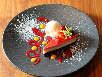 Cafe & Dining ICHI no SAKA（イチノサカ）／株式会社シルバーバックス・プリンシパル 求人 パティシエ希望の方も大歓迎！料理のサポートと、スイーツの両方が経験できる環境です！