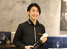 「COWMAN STEAK CLUB」／株式会社 ゲルニカ 求人 ４ブランドを展開しているので、自分の得意分野を見つけやすいのが魅力です。