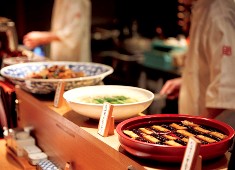 田中田 西麻布、ほか／田中田 GROUP 求人 田中田グループのお店では、料理人が活躍しています！和食の基礎から応用まで、幅広く全てが身につきます。