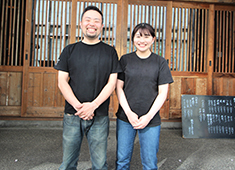 伍楽（ごらく）／株式会社 MOTHERS 求人 若くても役職就任している者、入社1年未満で月給40万以上支給者…など、ご入社後の頑張りを最大限評価する会社です！