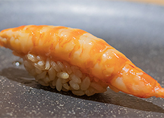 株式会社 プレジャーフーズ（江戸前鮨開業事業部） 求人 その日の食材を吟味し、鮨や一品料理の芸術を生み出します。