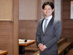 株式会社 安楽亭／炭火焼肉 七輪房、ほか 求人 キッチンチーフとしての経験をへて、料理長、商品開発などへのキャリアUP！先を見据えて働ける環境です。
