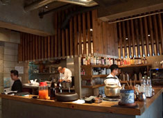 「並木橋 なかむら」「蕎麦屋 山都」「味のなかむら」、他 求人 【蕎麦屋 山都】代々木上原　38席 客単価4500円　
各店舗とも20～40代のスタッフが中心となり活躍中！