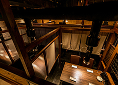 焼肉一頭両騨 正々堂・焼肉割烹 馴れうし一頭両騨／enrise株式会社 求人 広々とした店内は清潔感もあり、働きやすさはお墨付きです！