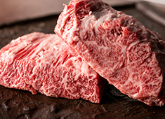 焼肉一頭両騨 正々堂・焼肉割烹 馴れうし一頭両騨／enrise株式会社 求人 全ての肉は芝浦から直に仕入れています。お客様の舌を唸らせ続けているからこそ、自信に繋がります。