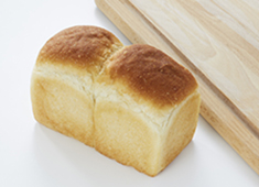 OPEN GATE BAKERY（オープンゲートベーカリー） 求人 素材本来の美味しさにこだわった「本物のパン」で勝負しています。中でも国産小麦を使用した食パンはイチオシ商品！
