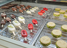 Giolitti Cafe（ジョリッティカフェ）※仮称／株式会社Mogu-UP　※新ブランド出店事業部 求人 目でも楽しめる、色鮮やかなジェラート・デザートを一緒に作っていきましょう！