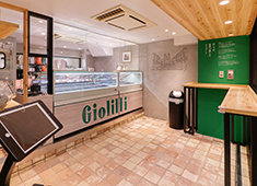 Giolitti Cafe（ジョリッティカフェ）※仮称／株式会社Mogu-UP　※新ブランド出店事業部 求人 【新宿店】内観写真！開放的な空間の中で思わず目移りしてしまう…多様なラインナップを揃えて営業中！
