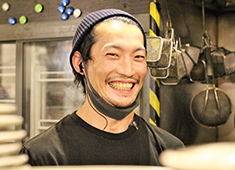 株式会社Def eat（デフイート） 求人 スタッフ一人ひとりが当社の"顔"です！お客様がお客様を呼ぶサイクルは人ありきで回っています！