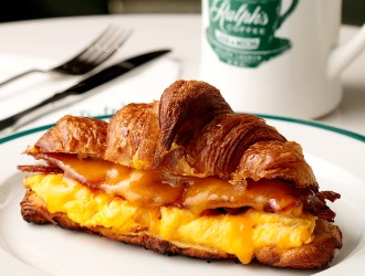 Ralph’s Coffee／ラルフローレン株式会社 求人 カフェや喫茶店など、洋食系の調理経験者を歓迎しています！カフェに合わせたメニュー作りに参加してください。