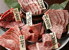 FIVE A LLC（ファイブ エー 合同会社） 求人 ▲働きながら「肉マイスター」を目指せる環境です。