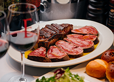 Empire Steak House Japan（エンパイアステーキハウス ロッポンギ） 求人 ▲世界中で愛される「エンパイアステーキハウス」の味を六本木で。
自信を持ってお客様へお届けしてください。