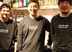 羊 SUNRISE 求人 【人材に関して】
入社1〜2年以上の社員を中心にここ1年で入社したアルバイトスタッフも活躍してくれています。