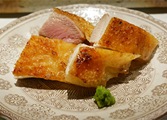 南青山 七鳥目 求人 串焼だけの提供だけではありません。一品料理にも串焼同様力を入れています。