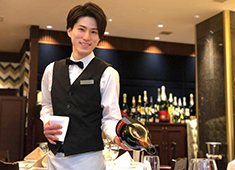 Empire Steak House Japan（エンパイアステーキハウス ロッポンギ） 求人 ▲ワインやカクテルなどお酒の知識を身に付けたい。ワンランク上のお店でマナーや作法を身に付けたいなど大歓迎！