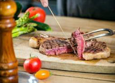 Y's table corporation／株式会社ワイズテーブルコーポレーション（東証二部上場） 求人 【STEAK THE FIRST】ステーキ・鉄板焼などの経験を活かしたい方、肉を学びたい方も大歓迎！