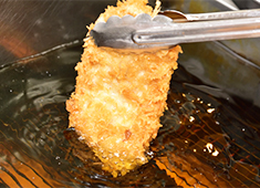 とんかつはまや／株式会社 駿河屋本舗 求人 揚げ油は菜種油とコーン油のオリジナルブレンド。こだわりの美味しいとんかつをリーズナブルにスピーディーにご提供！