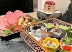 銀座 山科／小石川 中勢以、他／株式会社eatopia 求人 四季の移り変わりを感じる様なメニュー構成にて、1品ずつ丁寧に仕上げ、提供しています。