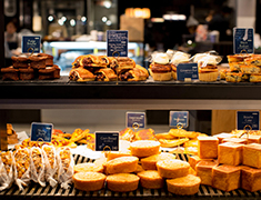 【株式会社フォンス】THE CITY BAKERY 名古屋（仮） 求人 ▲工場製造ではないためお客様の反応をダイレクトに感じられるやりがいも◎パンが好きな方大歓迎します！