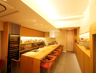 Wine salon Les amoureux／ワイン サロン レザムー 求人
