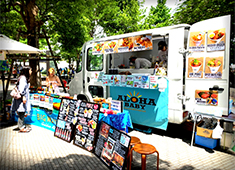 「Hawaiian Restaurant ALOHABABY 」「SETAGAYA kodo’s RoastedChicken」「FoodTruckRestaurant ALOHABABY」／ALOHATOKYO 株式会社 求人 イベント出店、ハワイからミュージシャンを招いてのライブ開催など他店ではできない経験も当社ならでは