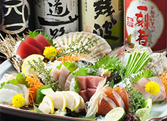 Chanko Dining 安美  両国総本店／魚家 株式会社 求人 いけすで泳ぐ魚を取って捌くことも！日本酒、焼酎などのお酒も豊富な品揃え！オリジナルのお酒も造っています。