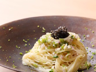 Aligoteur（アリゴトゥール） 求人 フレンチをベースとしつつ、他ジャンルの食材・調理法を柔軟に取り入れ、新たな美味しさを創造します。