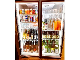 POP Gastronomy レインカラー／株式会社レインカラ― 求人 お酒はクラフトビールやナチュールワインを中心に、抜栓料をいただいて原価で提供！角打ちの様なカジュアルさを演出します