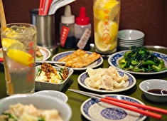 『台北餃子 張記』『台北餃子 次次』『生クリーム専門店MILK 』／株式会社オペレーションファクトリー 求人 『台北餃子 張記 』では日本の餃子とは違いニンニクを一切使用せず、しかも臭みが少ない国産黄ニラを使用しています