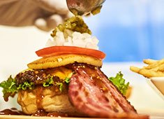 Mrs．hamburger(ミセスハンバーガー)／LEMON SOUR STAND YOSHIDA（レモン サワー スタンド ヨシダ） 求人 一つひとつの商品・手順に妥協することなく、ブームを創るブランドとして営業しているからこそ、得られる経験値が段違い！