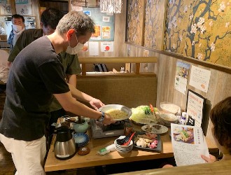 モンテフーズ株式会社 求人 試食会やメニュー開発も随時おこなっています。あなたの経験やアイデアを活かした提案も大歓迎です。
