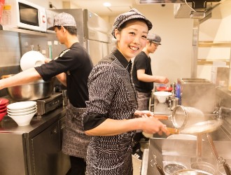 株式会社力の源ホールディングス／一風堂 求人 女性社員も活躍中です！