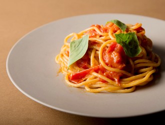 株式会社LG＆EW 求人 イタリアンを学びたい、活かしたいなら、「TANTO TANTO」。本場さながらの雰囲気で豪快なイタリア料理を提供！