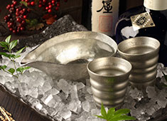 日本酒スローフード 方舟／株式会社 セオリー 求人 美味しく味わっていただける錫の酒器で統一。お客様第一主義を貫いています。