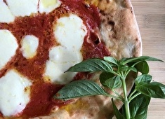 葡萄房 求人 店長をはじめ、イタリアで１２年修業したスタッフなど、経験豊富で“あったかい”人たちがお迎えいたします。