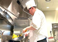 京鼎樓（ジンディンロウ）／株式会社 JIN DIN ROU 求人 中華料理経験者はもちろん、他ジャンルの経験者も大歓迎です！慣れるまでしっかりサポートします！