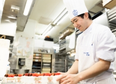 フランス菓子16区（株式会社ジュウロック） 求人 